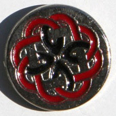 Pin Laberinto Celta Rojo Metal