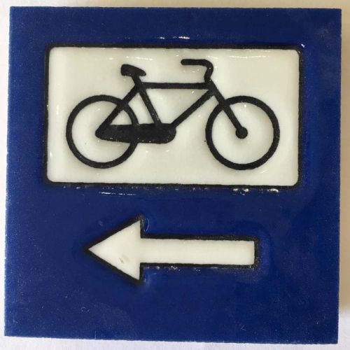 Imán cerámica Bicicleta y flecha MyL 5X5 cm