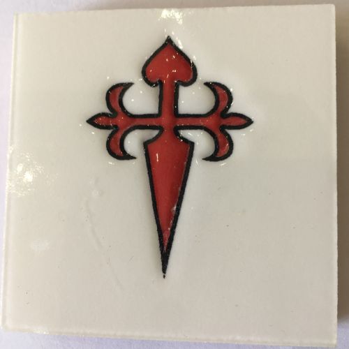 Imán cerámica Cruz de Santiago fondo blanco MyL 5X5 cm